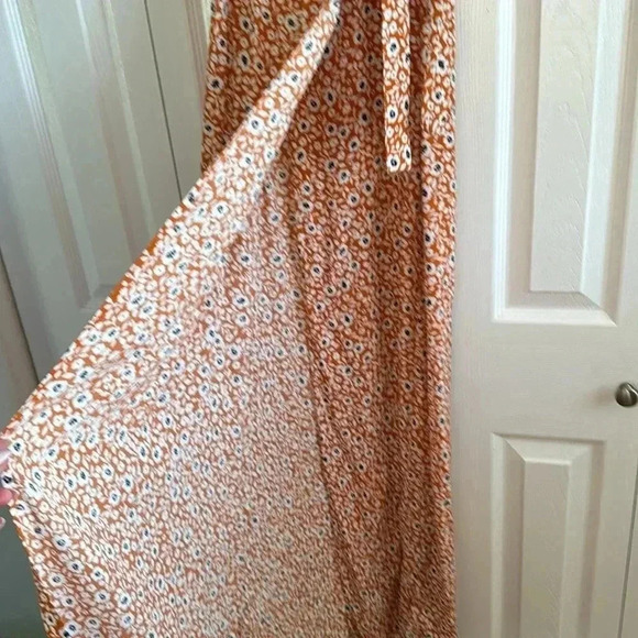 Vici | Wrap Dress | White Floral/Pumpkin Orange | size S - Picture 4 of 8
